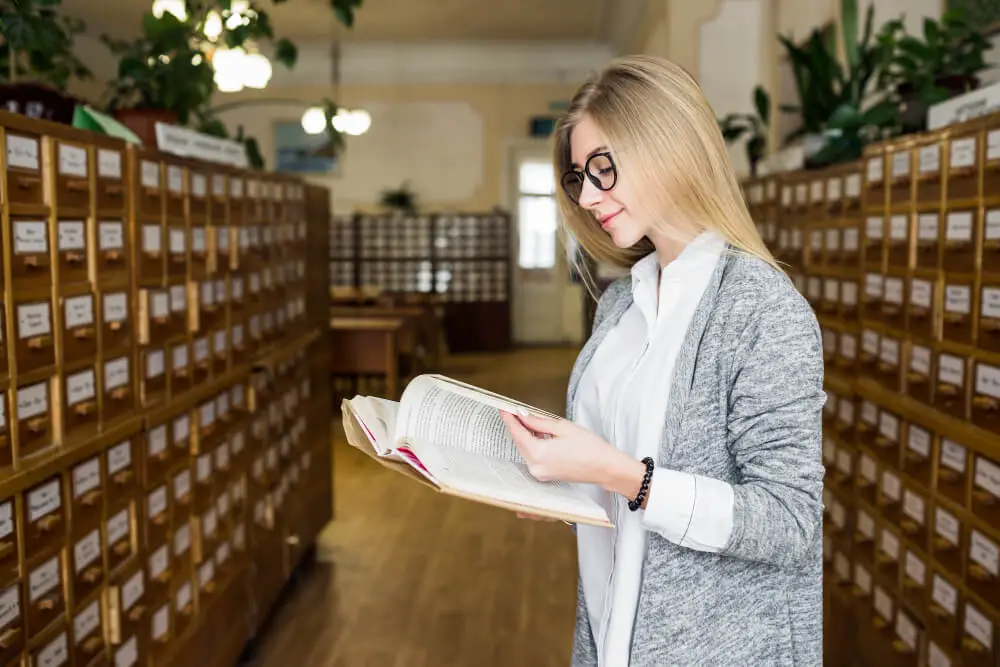 Archivist occupation